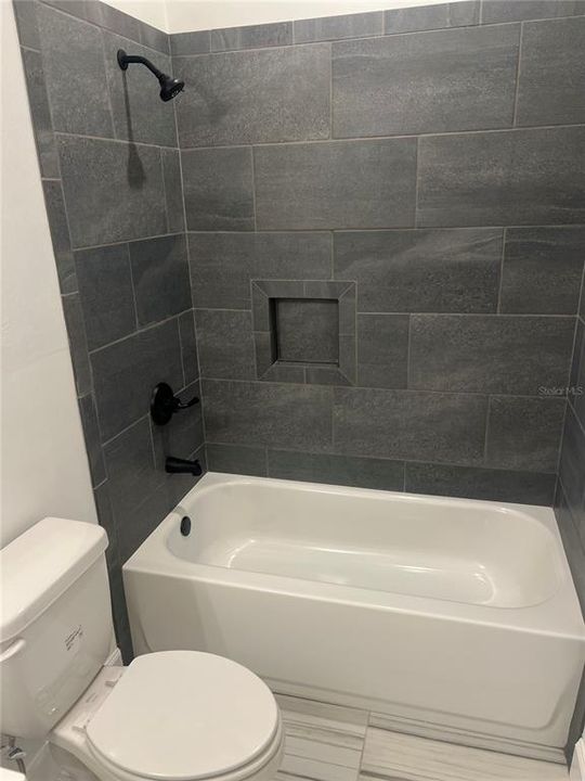 待售: $285,000 (3 贝兹, 2 浴室, 1318 平方英尺)