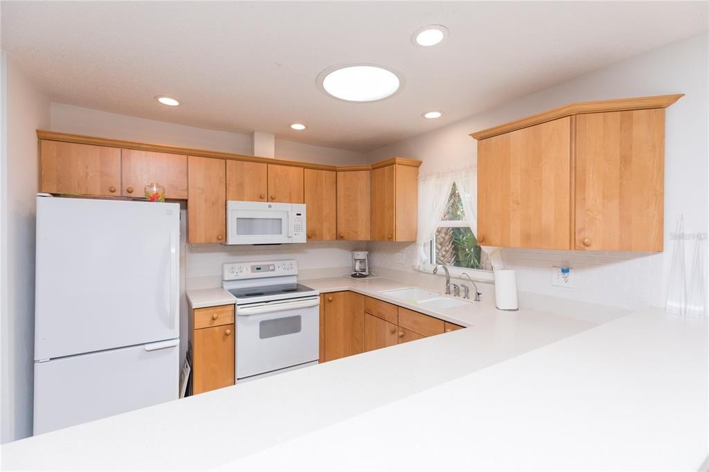 Active With Contract: $509,900 (2 beds, 2 baths, 1272 Square Feet)