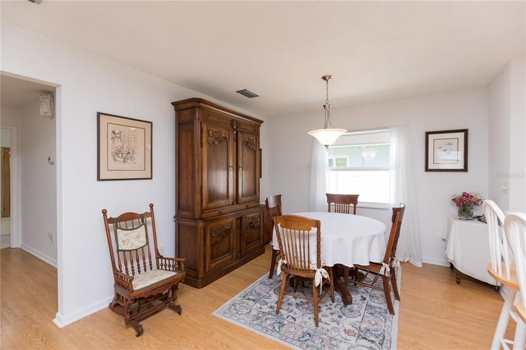 Active With Contract: $509,900 (2 beds, 2 baths, 1272 Square Feet)