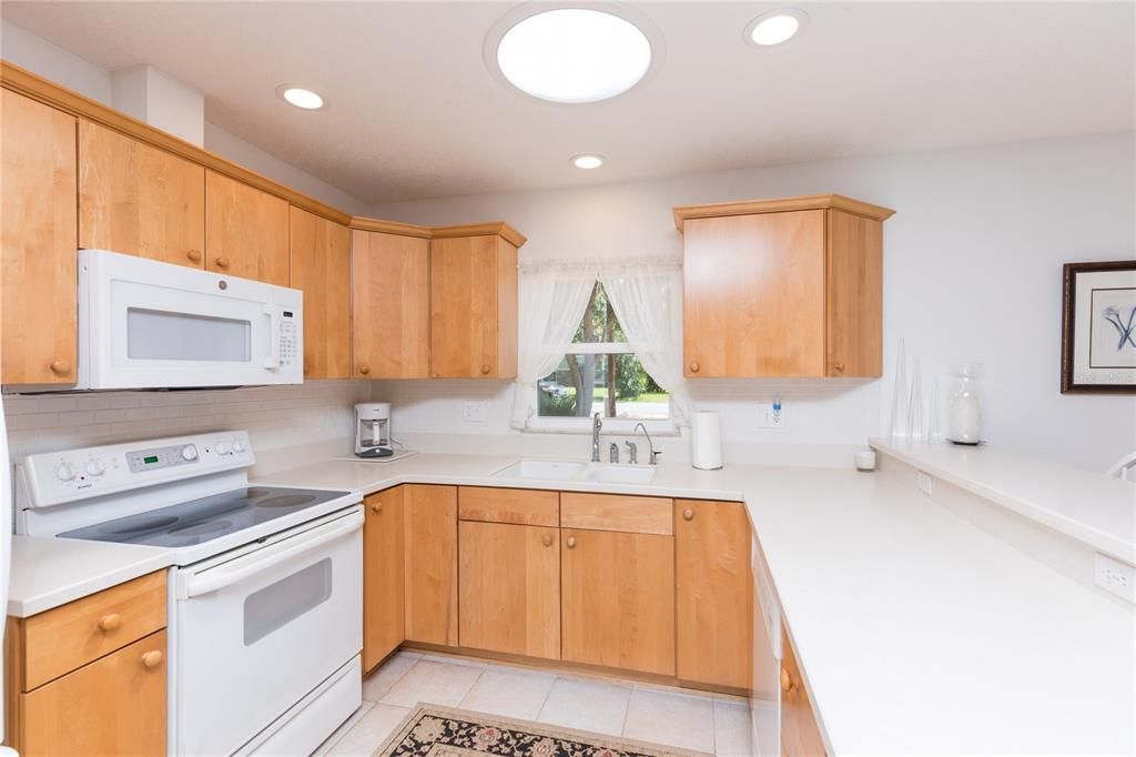 Active With Contract: $509,900 (2 beds, 2 baths, 1272 Square Feet)