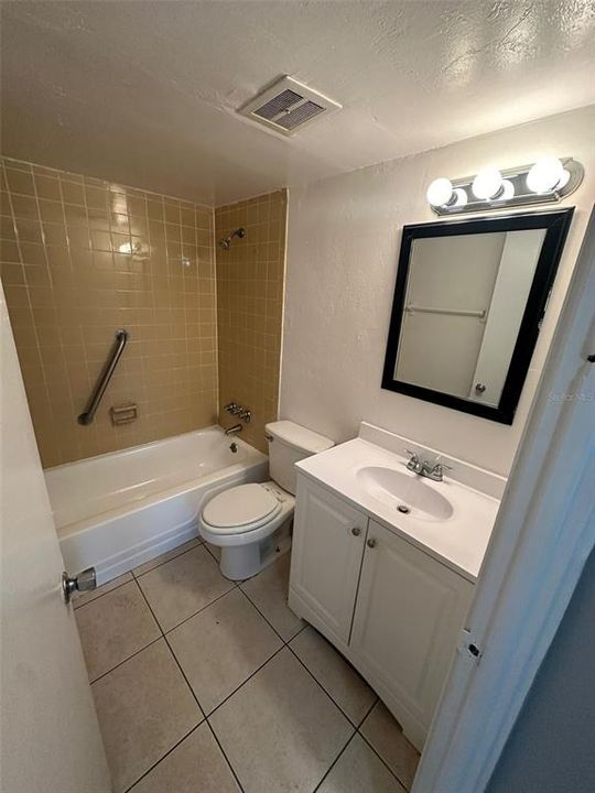 For Rent: $1,600 (2 beds, 2 baths, 978 Square Feet)