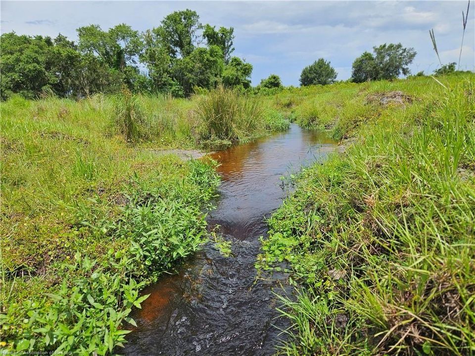 На продажу: $300,000 (18.00 acres)