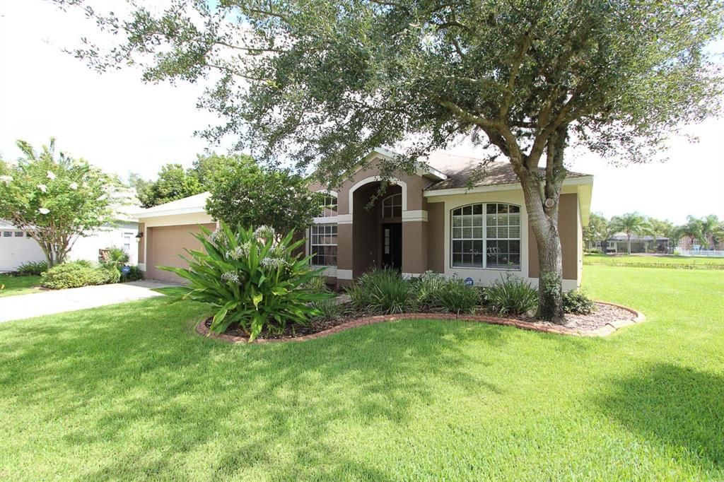 Recently Rented: $2,900 (4 beds, 2 baths, 2143 Square Feet)