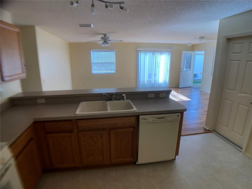 For Rent: $2,000 (2 beds, 2 baths, 1156 Square Feet)