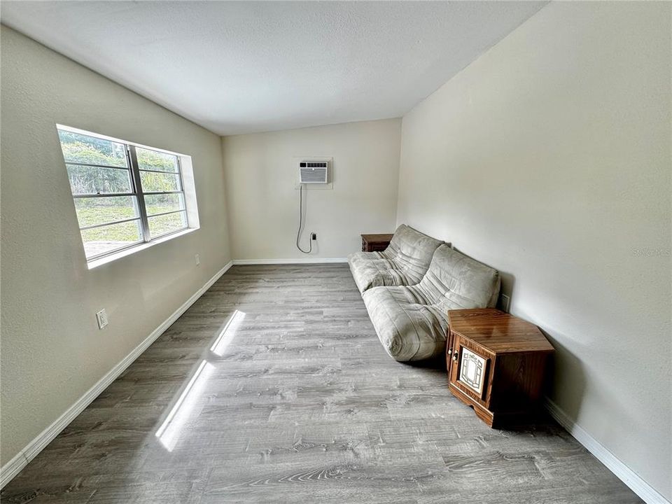 For Sale: $299,900 (3 beds, 2 baths, 1360 Square Feet)