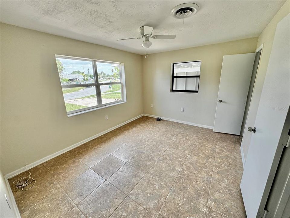 For Sale: $299,900 (3 beds, 2 baths, 1360 Square Feet)