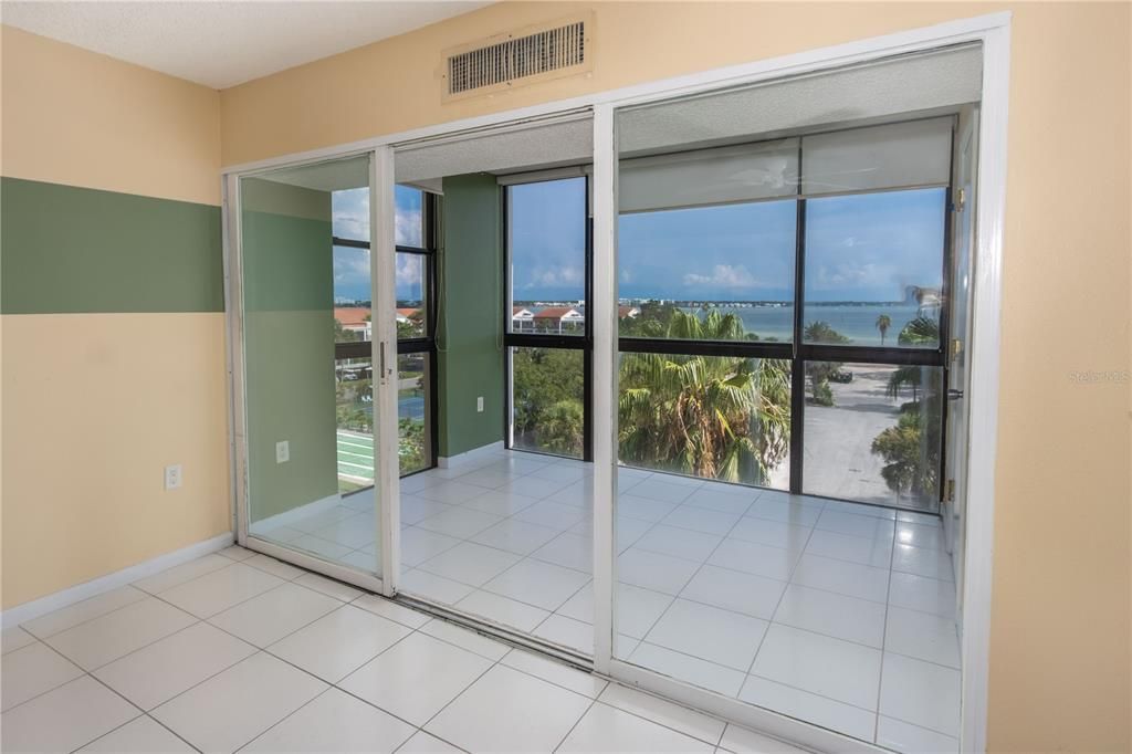 SUN ROOM WITH STELLAR VIEWS