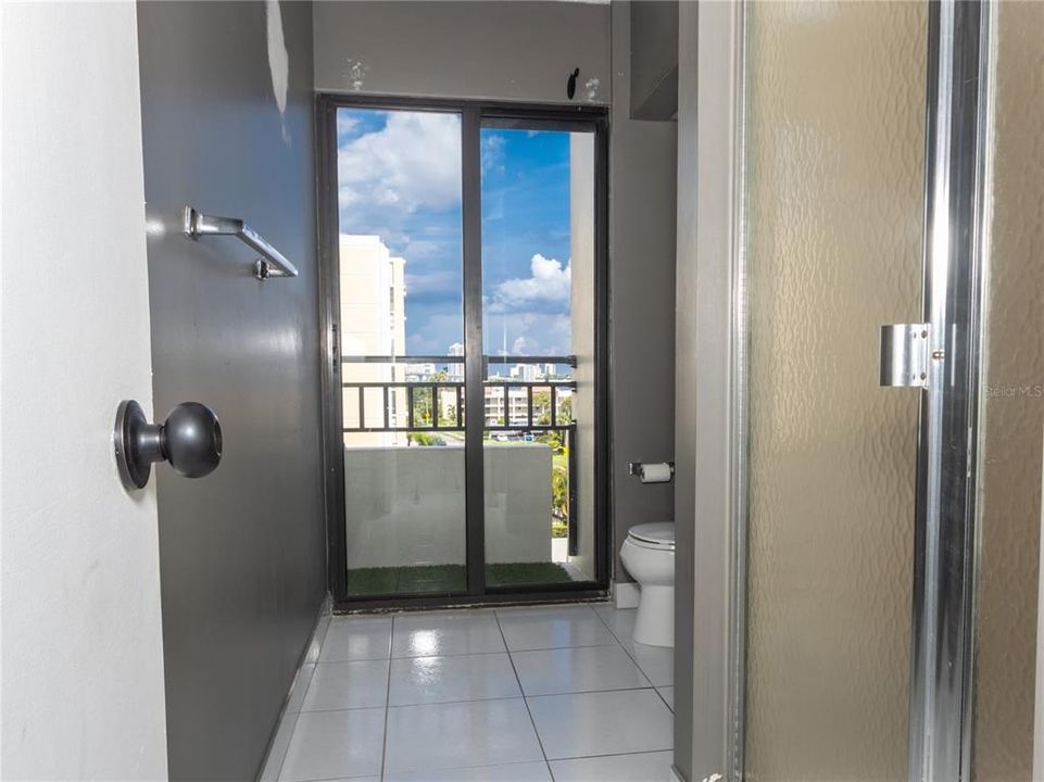 GUEST BATHROOM WITH VIEWS