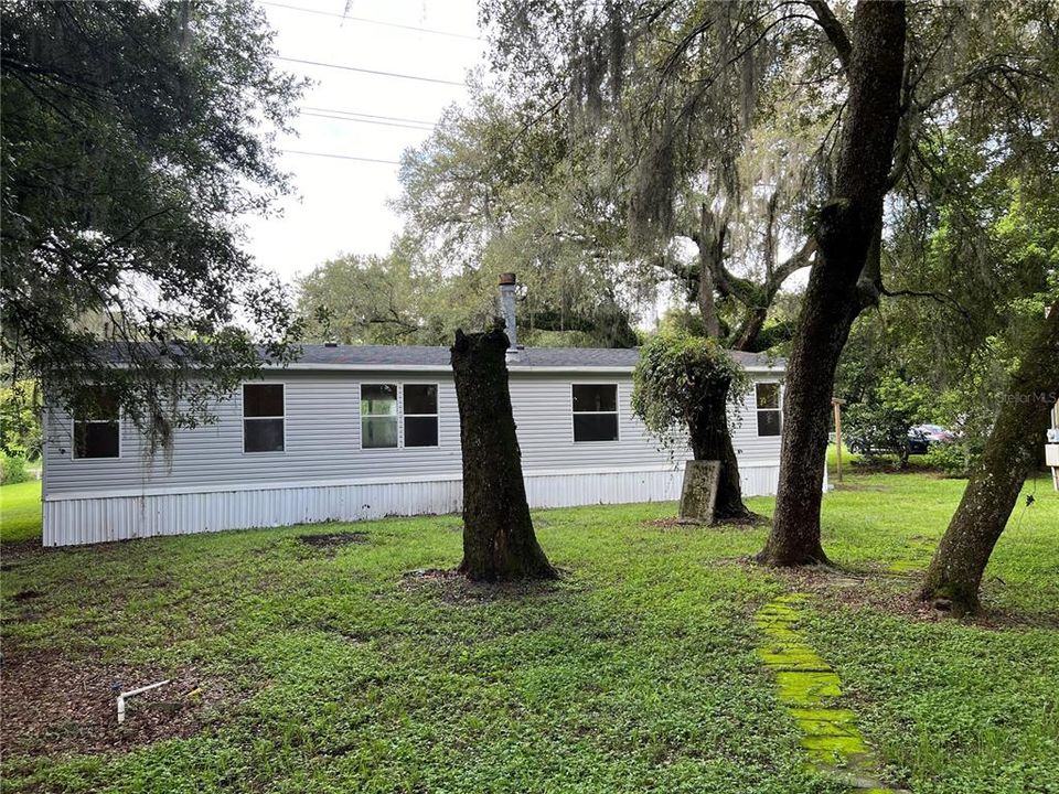 Active With Contract: $1,900 (3 beds, 2 baths, 1863 Square Feet)