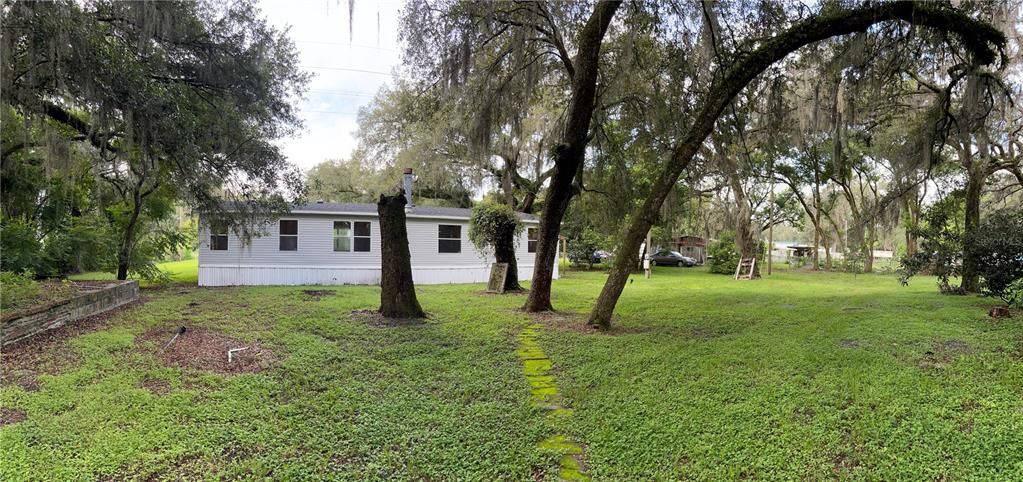 Active With Contract: $1,900 (3 beds, 2 baths, 1863 Square Feet)