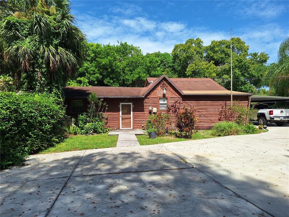 For Sale: $395,000 (3 beds, 2 baths, 1688 Square Feet)