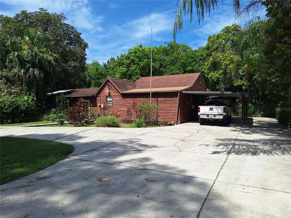 For Sale: $395,000 (3 beds, 2 baths, 1688 Square Feet)