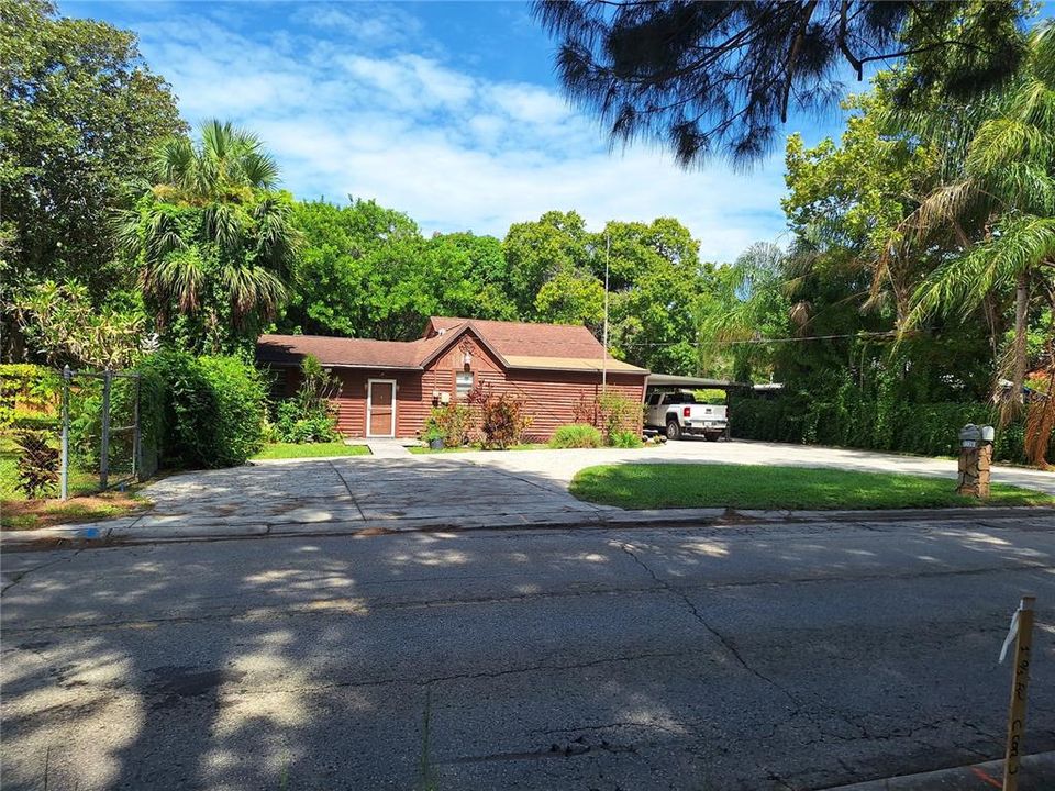 For Sale: $395,000 (3 beds, 2 baths, 1688 Square Feet)