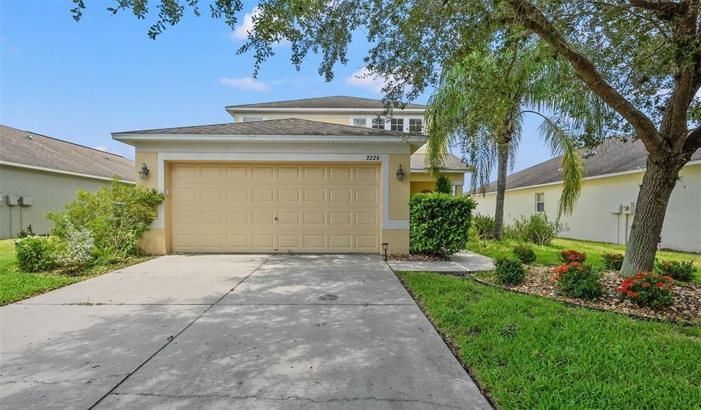 Active With Contract: $350,000 (3 beds, 2 baths, 1816 Square Feet)