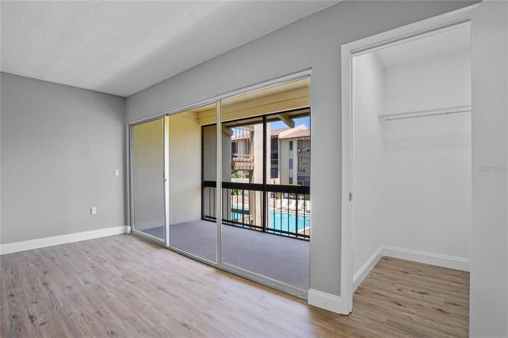 Active With Contract: $1,375 (1 beds, 1 baths, 633 Square Feet)