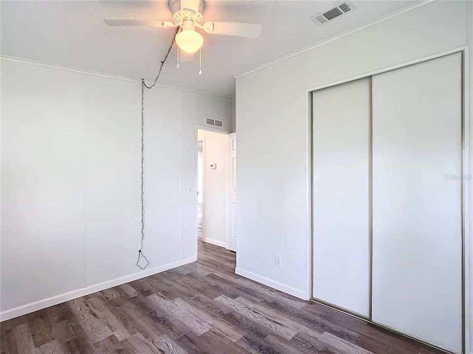 Active With Contract: $159,900 (2 beds, 2 baths, 1040 Square Feet)