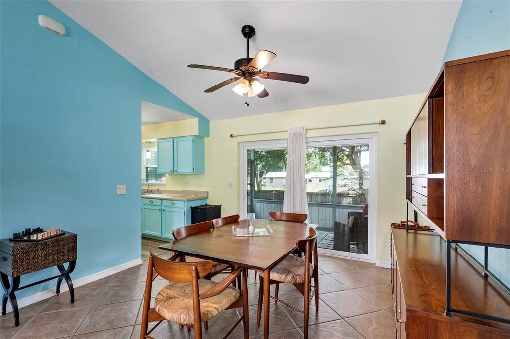 For Sale: $379,000 (3 beds, 2 baths, 1291 Square Feet)