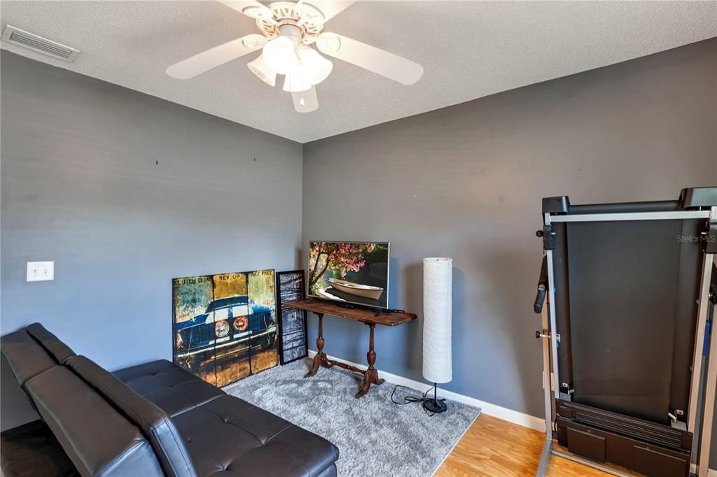 For Sale: $379,000 (3 beds, 2 baths, 1291 Square Feet)