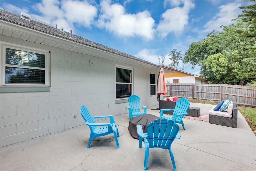 For Sale: $379,000 (3 beds, 2 baths, 1291 Square Feet)