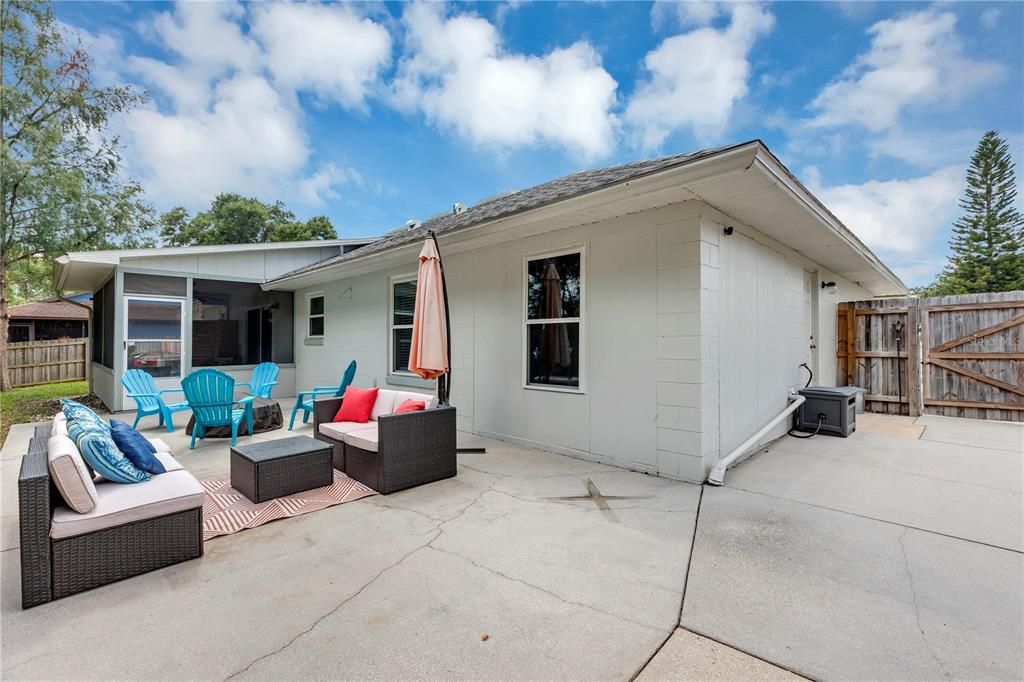 For Sale: $379,000 (3 beds, 2 baths, 1291 Square Feet)