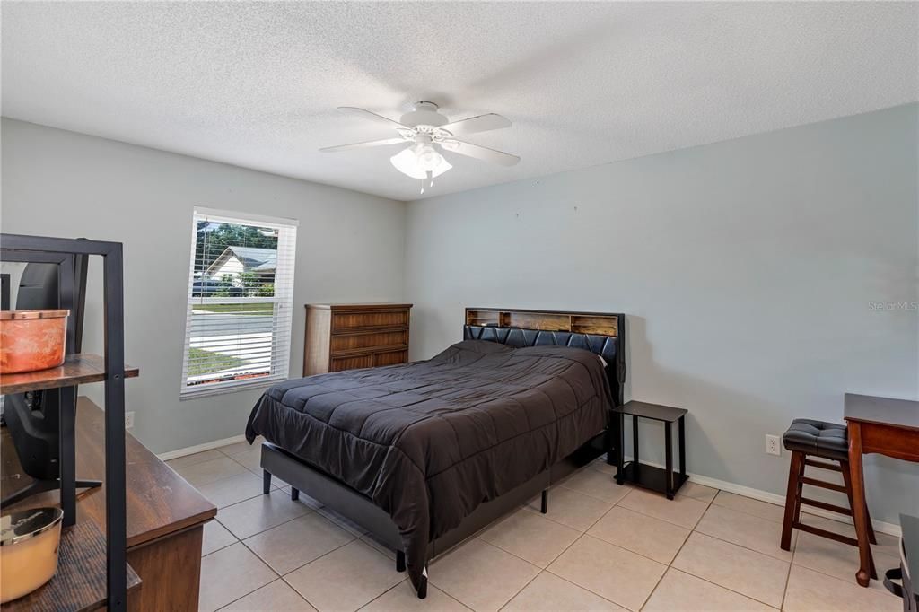 For Sale: $379,000 (3 beds, 2 baths, 1291 Square Feet)