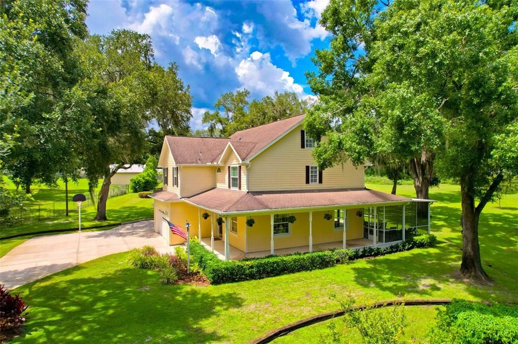 For Sale: $869,000 (4 beds, 2 baths, 2724 Square Feet)