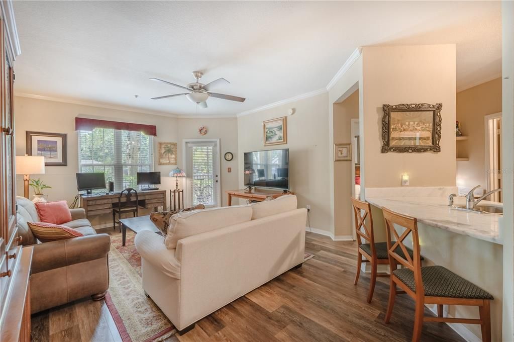 Active With Contract: $179,500 (1 beds, 1 baths, 769 Square Feet)