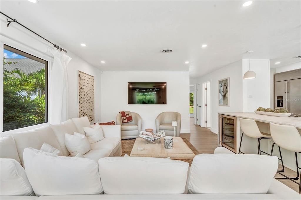 Active With Contract: $799,000 (3 beds, 2 baths, 1216 Square Feet)