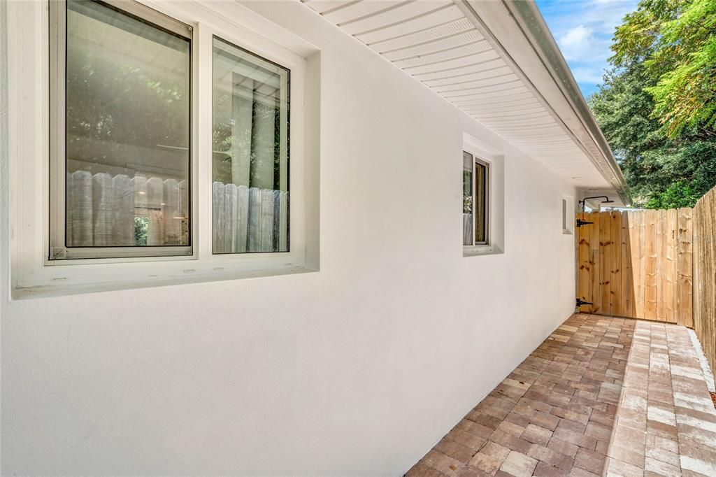 Active With Contract: $799,000 (3 beds, 2 baths, 1216 Square Feet)