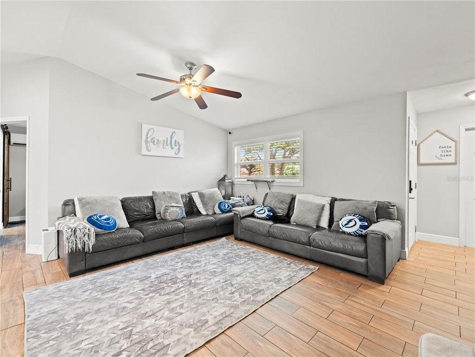 For Sale: $449,000 (3 beds, 2 baths, 1449 Square Feet)