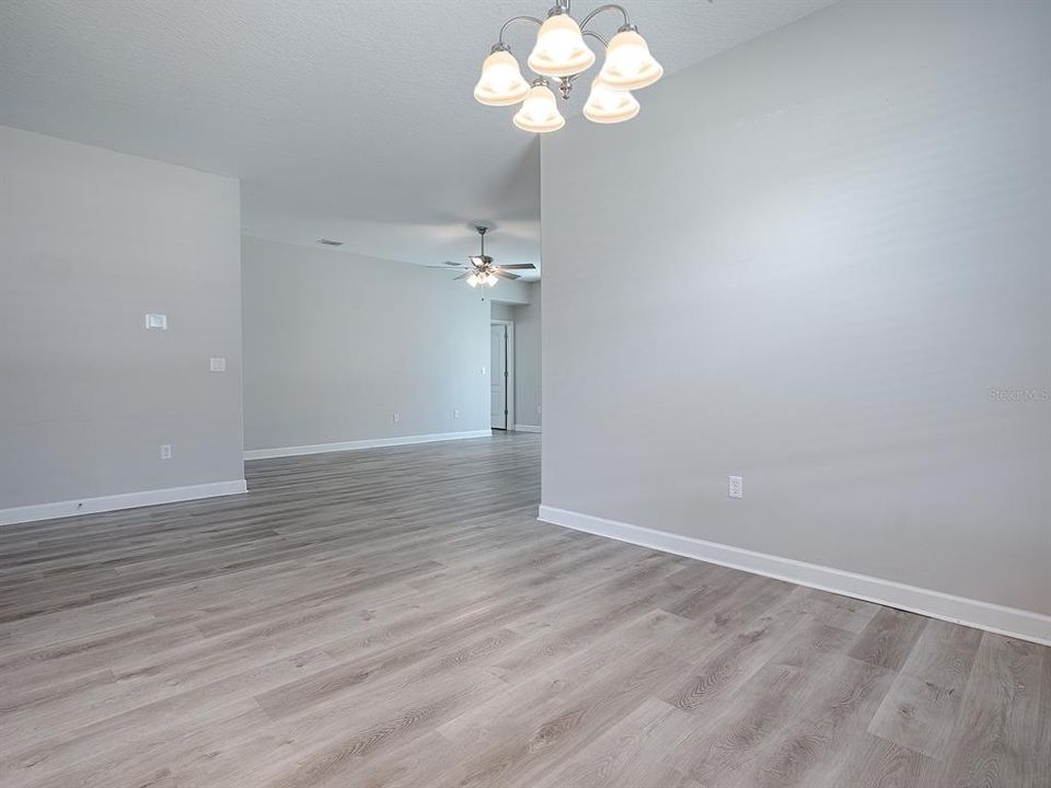 For Sale: $359,900 (3 beds, 2 baths, 1691 Square Feet)