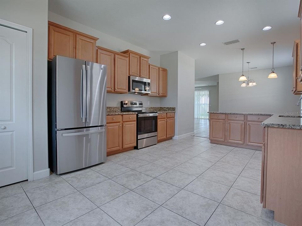 For Sale: $359,900 (3 beds, 2 baths, 1691 Square Feet)