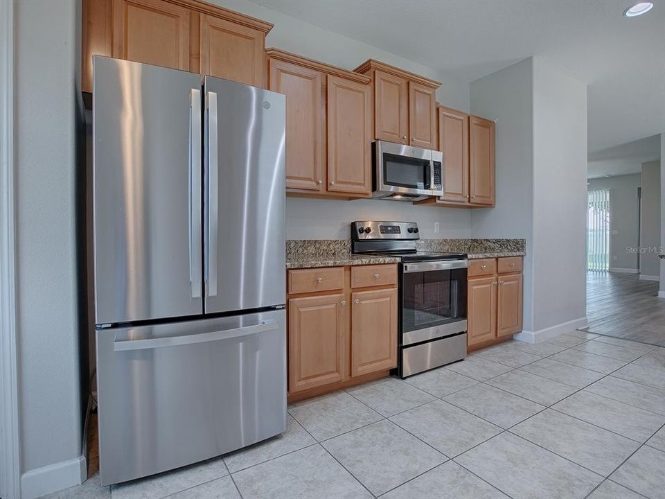 For Sale: $359,900 (3 beds, 2 baths, 1691 Square Feet)