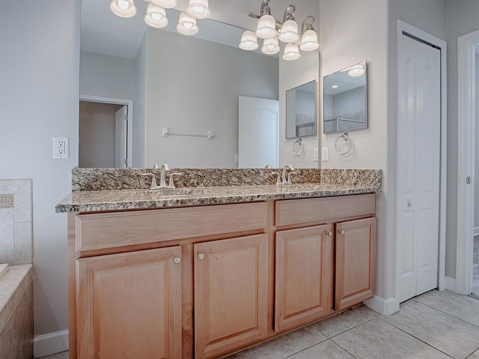 For Sale: $359,900 (3 beds, 2 baths, 1691 Square Feet)