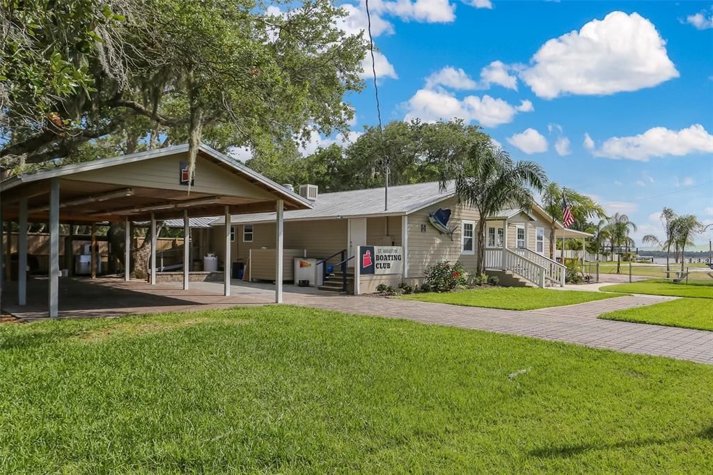 For Sale: $860,000 (3 beds, 2 baths, 1753 Square Feet)