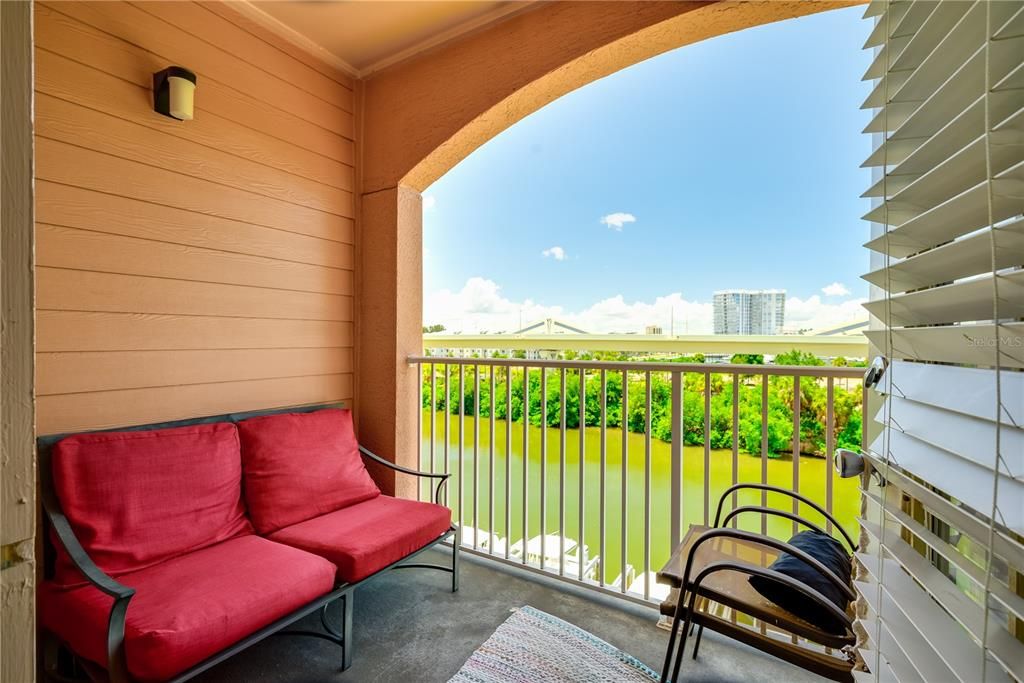 Active With Contract: $209,500 (1 beds, 1 baths, 654 Square Feet)