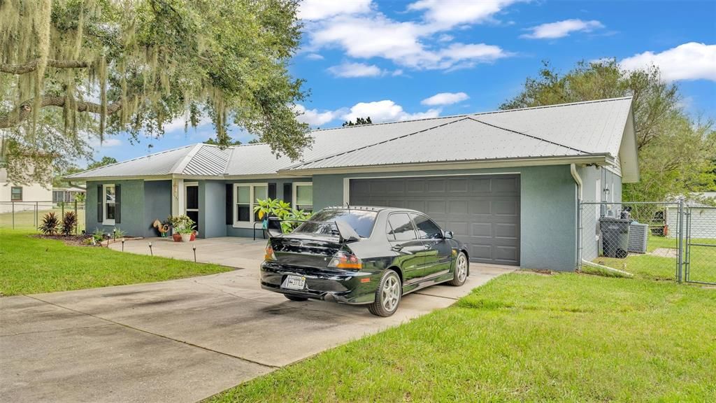 Active With Contract: $425,000 (3 beds, 2 baths, 1559 Square Feet)