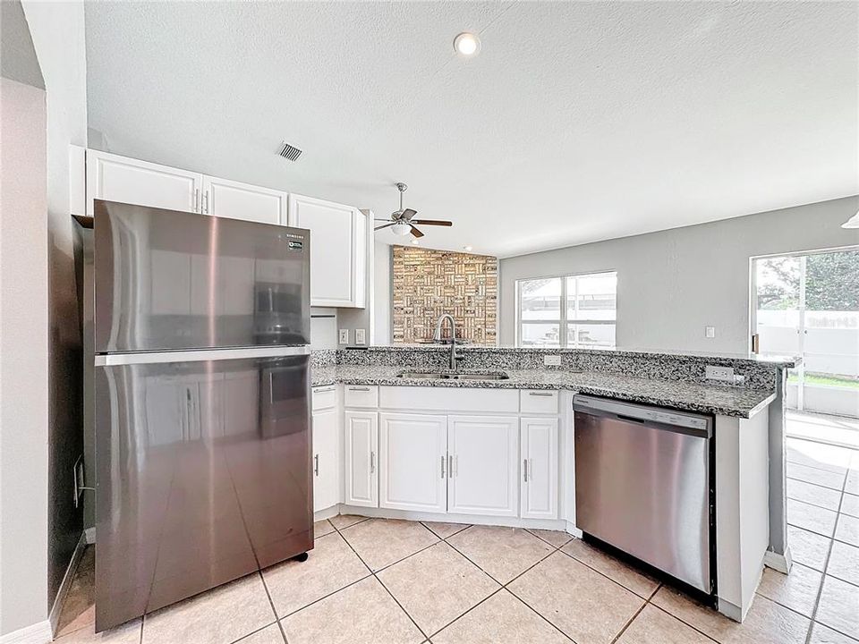 For Sale: $395,000 (4 beds, 2 baths, 1954 Square Feet)