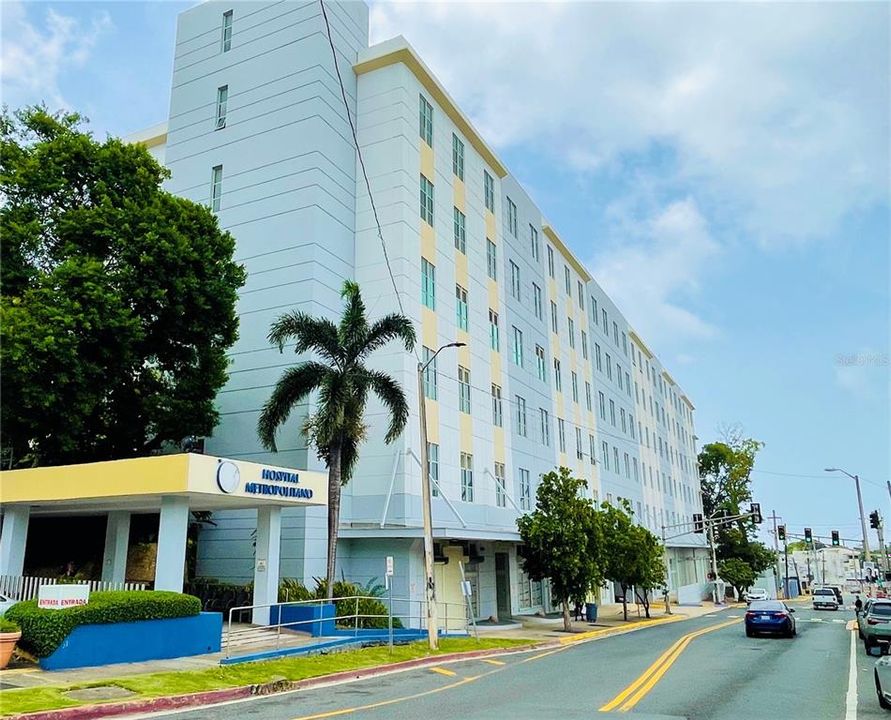 Right Side of the Villa Magna Building - Metropolitan Hospital and Medical Offices