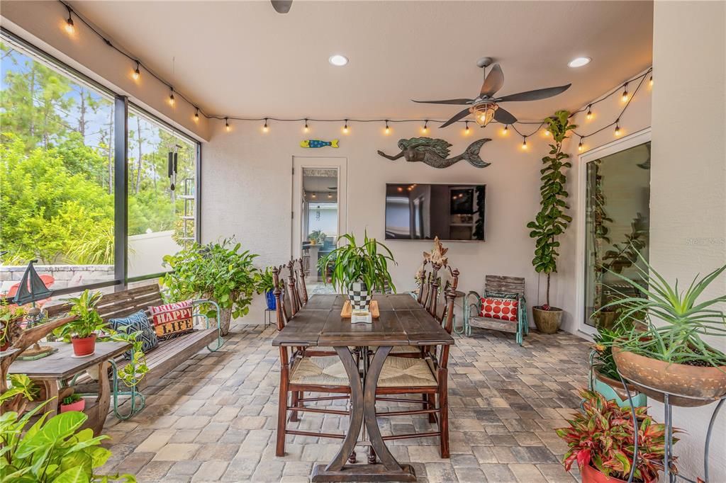 Active With Contract: $570,000 (4 beds, 2 baths, 2205 Square Feet)