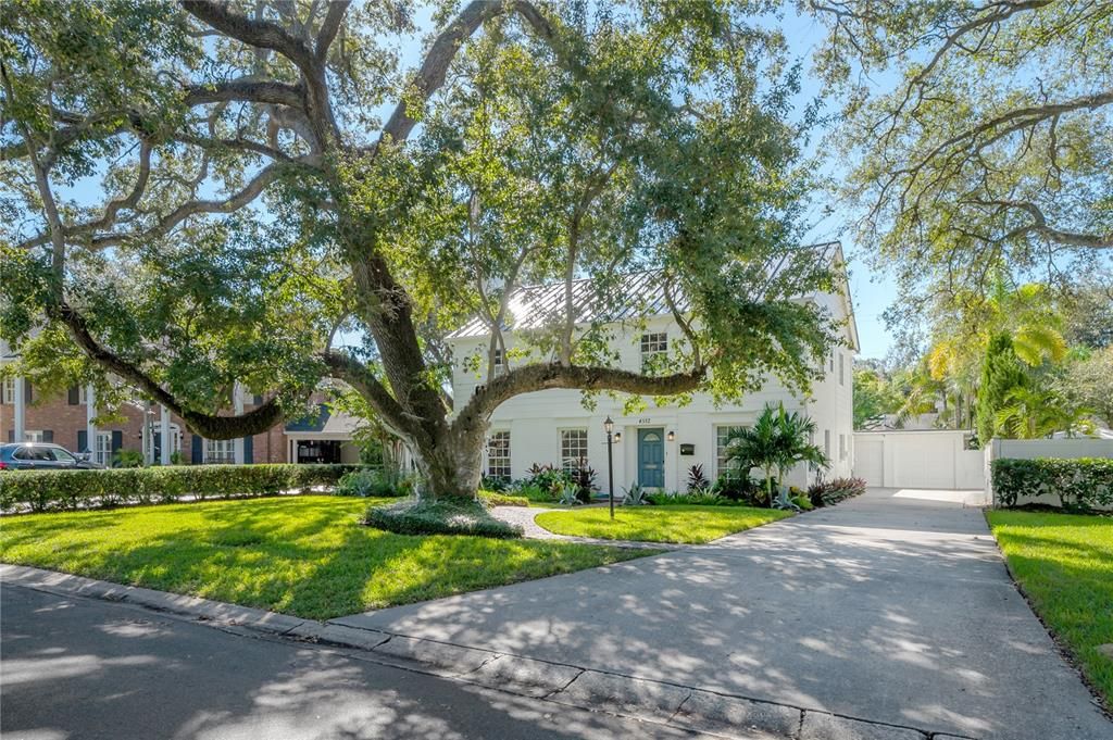 For Sale: $1,675,000 (4 beds, 2 baths, 3451 Square Feet)