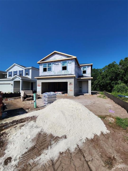 Vendido Recientemente: $406,095 (4 camas, 2 baños, 2046 Pies cuadrados)