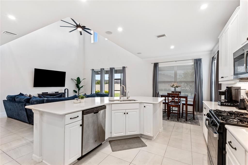 Active With Contract: $550,000 (4 beds, 3 baths, 2636 Square Feet)