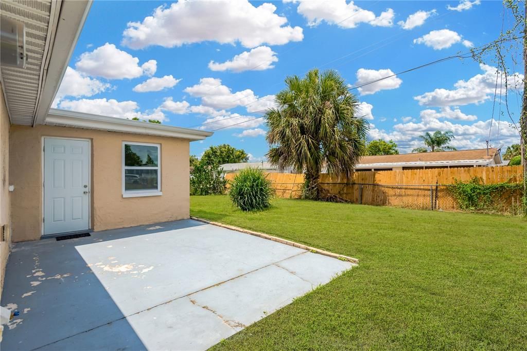 For Sale: $229,000 (2 beds, 2 baths, 1056 Square Feet)