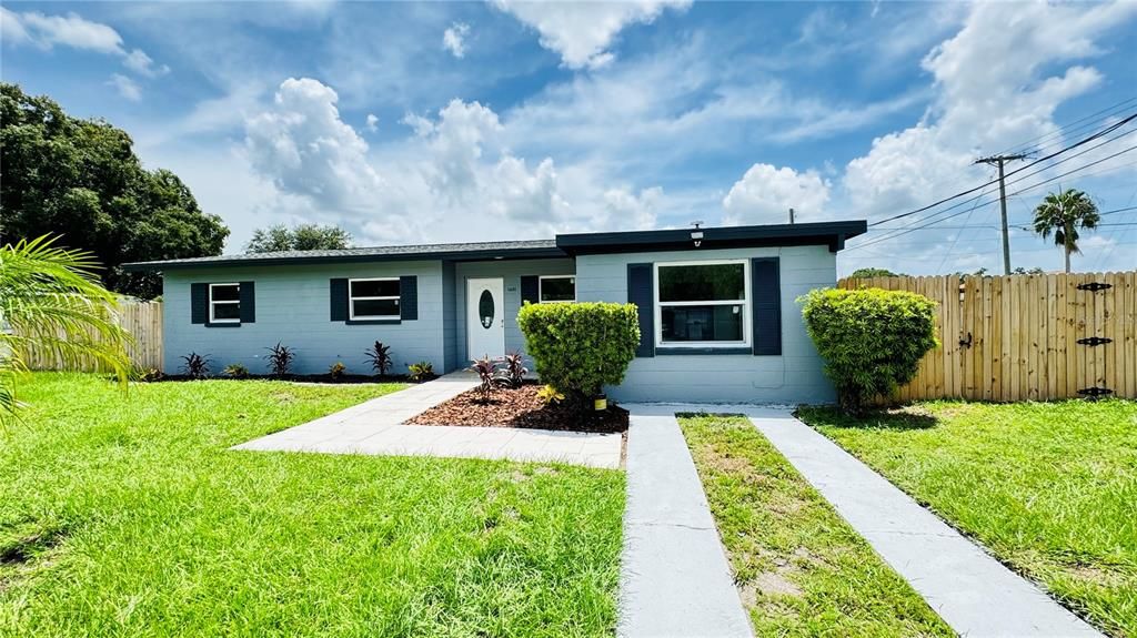 Recently Sold: $315,000 (3 beds, 2 baths, 1292 Square Feet)