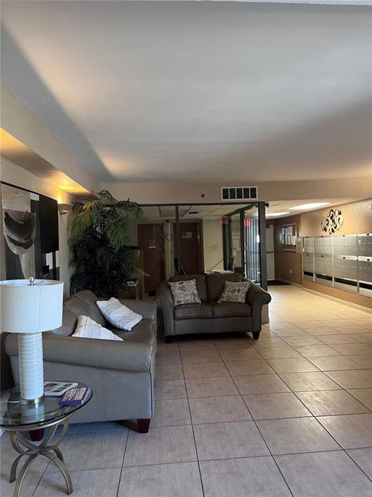 Active With Contract: $1,695 (1 beds, 1 baths, 765 Square Feet)