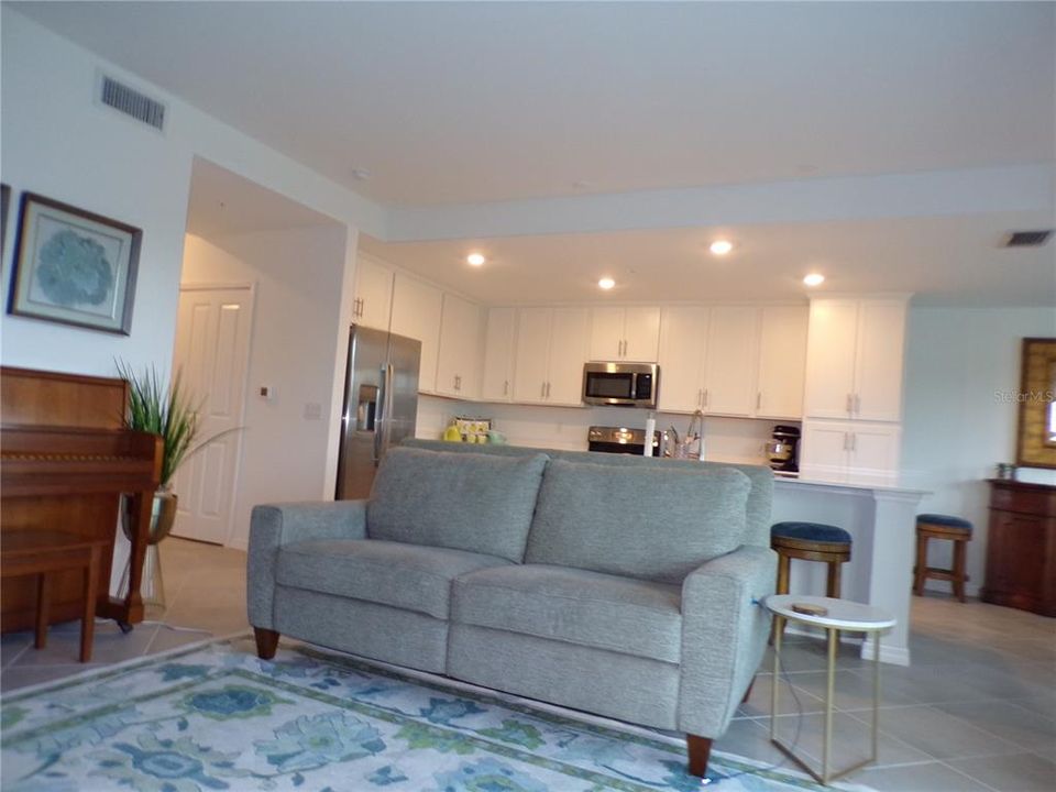 For Rent: $4,000 (2 beds, 2 baths, 1154 Square Feet)