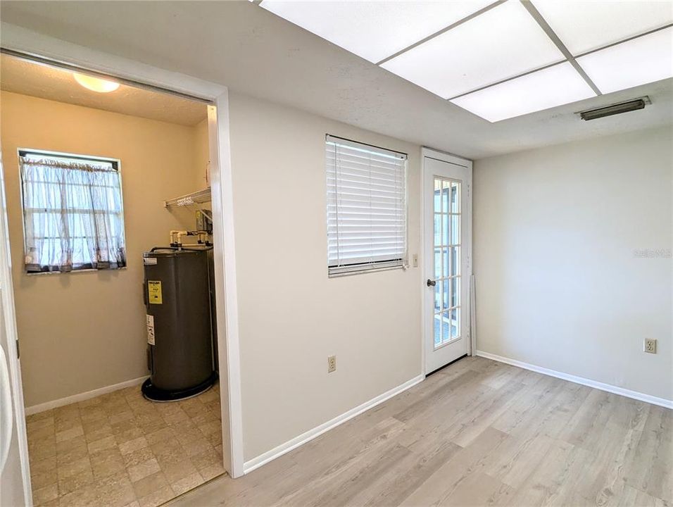 Active With Contract: $1,650 (2 beds, 2 baths, 981 Square Feet)