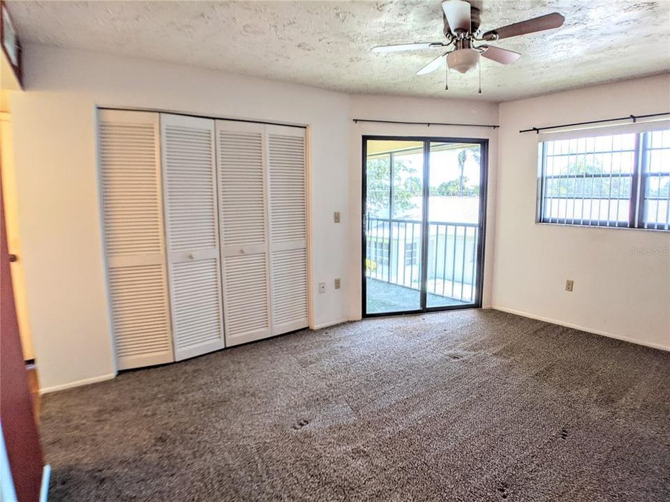 Active With Contract: $1,650 (2 beds, 2 baths, 981 Square Feet)