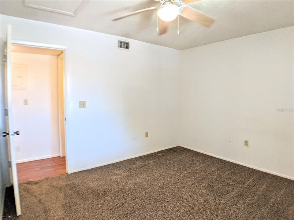 Active With Contract: $1,650 (2 beds, 2 baths, 981 Square Feet)